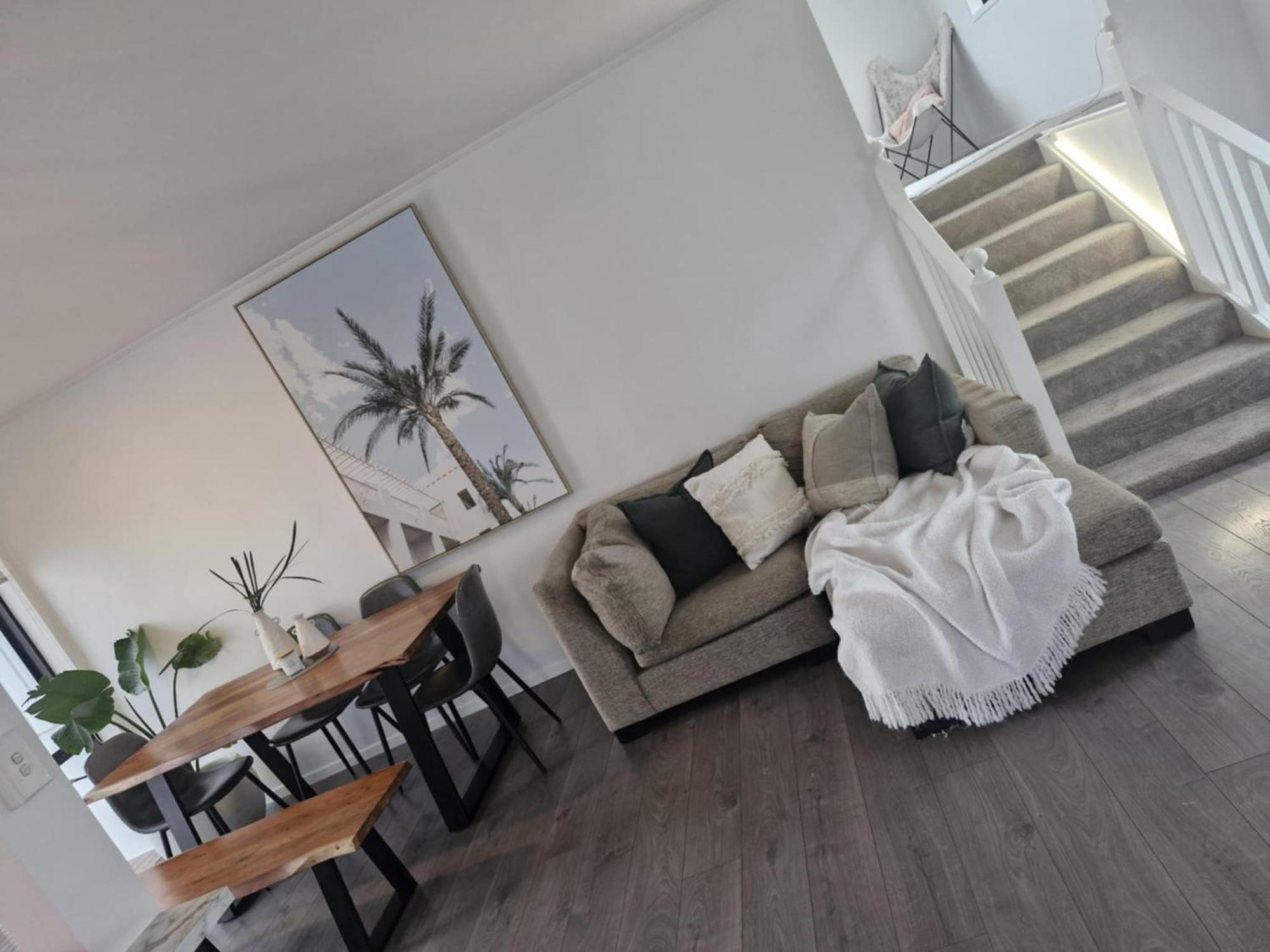Stylish, Spacious, With Pool Ferienhaus *
